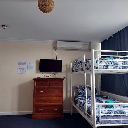 Port Adelaide Backpackers Hostel Exterior photo